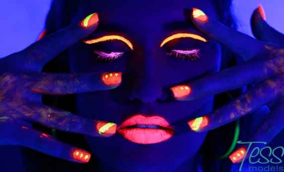 Editorial Neon | TessModels | Modelos para Figuração